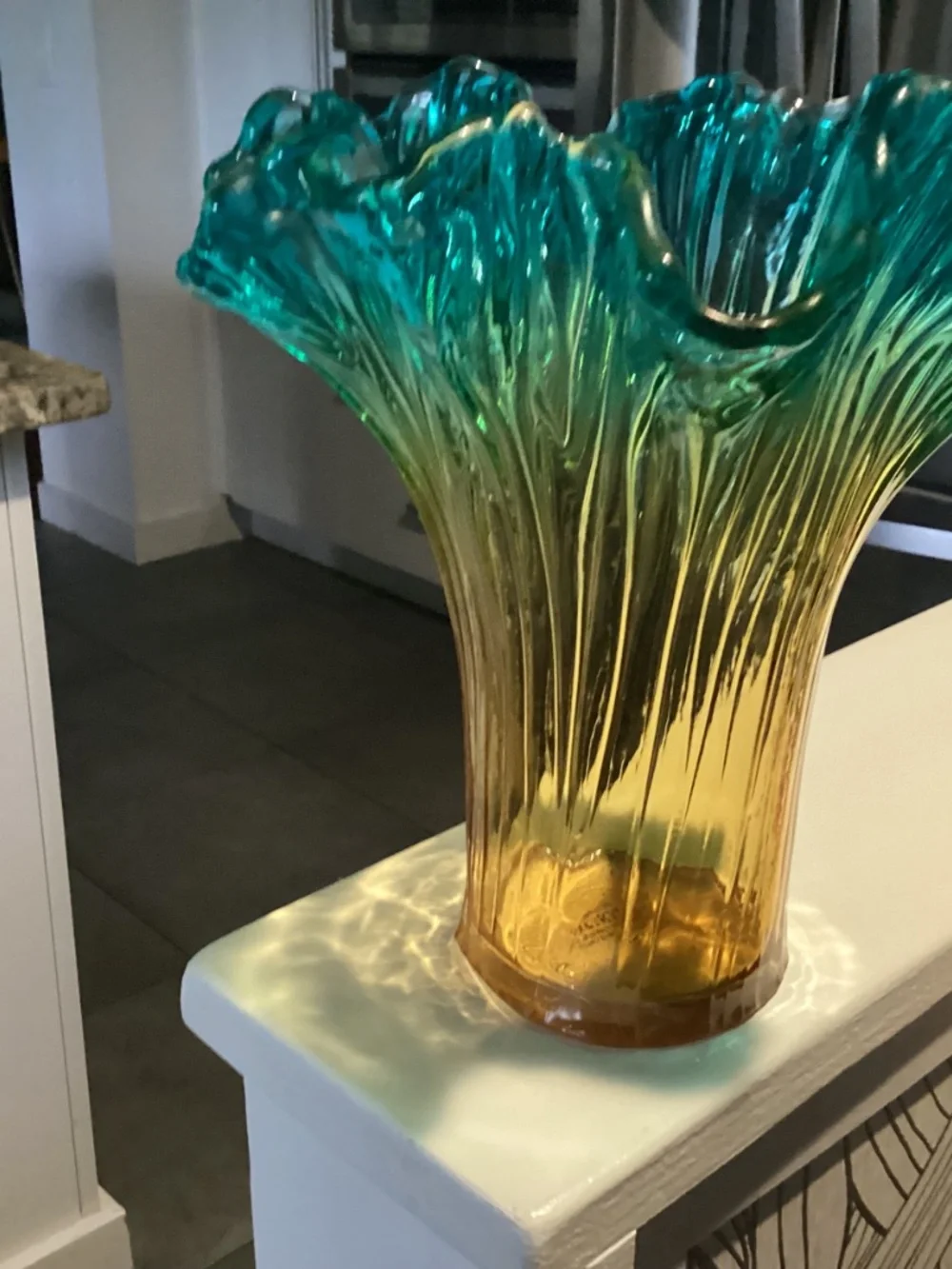 Murano hand blown MCM Swirl Ruffled Art Glass Vase Fluted Rim  EXQUISITE 💙💙💙